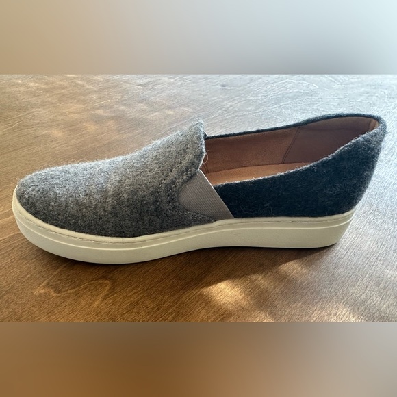 Naturalizer Carly3 Slip-on, Grey Fabric, Size 9 - Picture 3 of 9